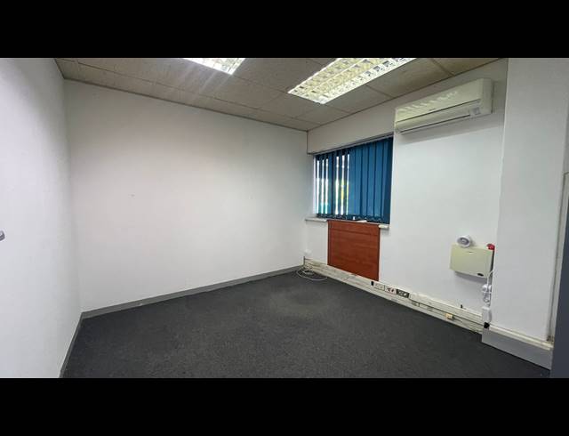 72M² OFFICE TO LET IN EMPANGENI CENTRAL